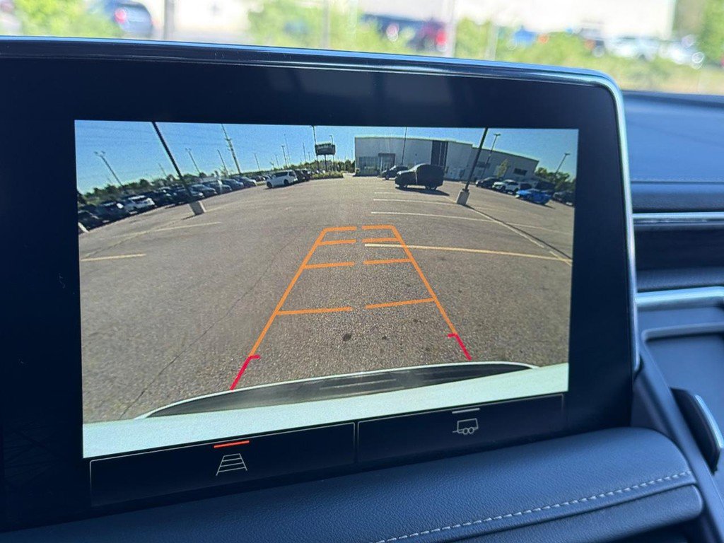 Used 2024 GMC Yukon XL SLT image 26