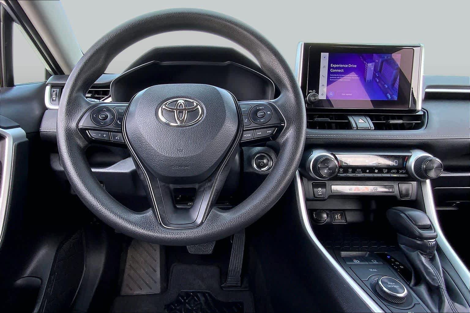 Used 2024 Toyota RAV4 XLE AWD/4WD image 10