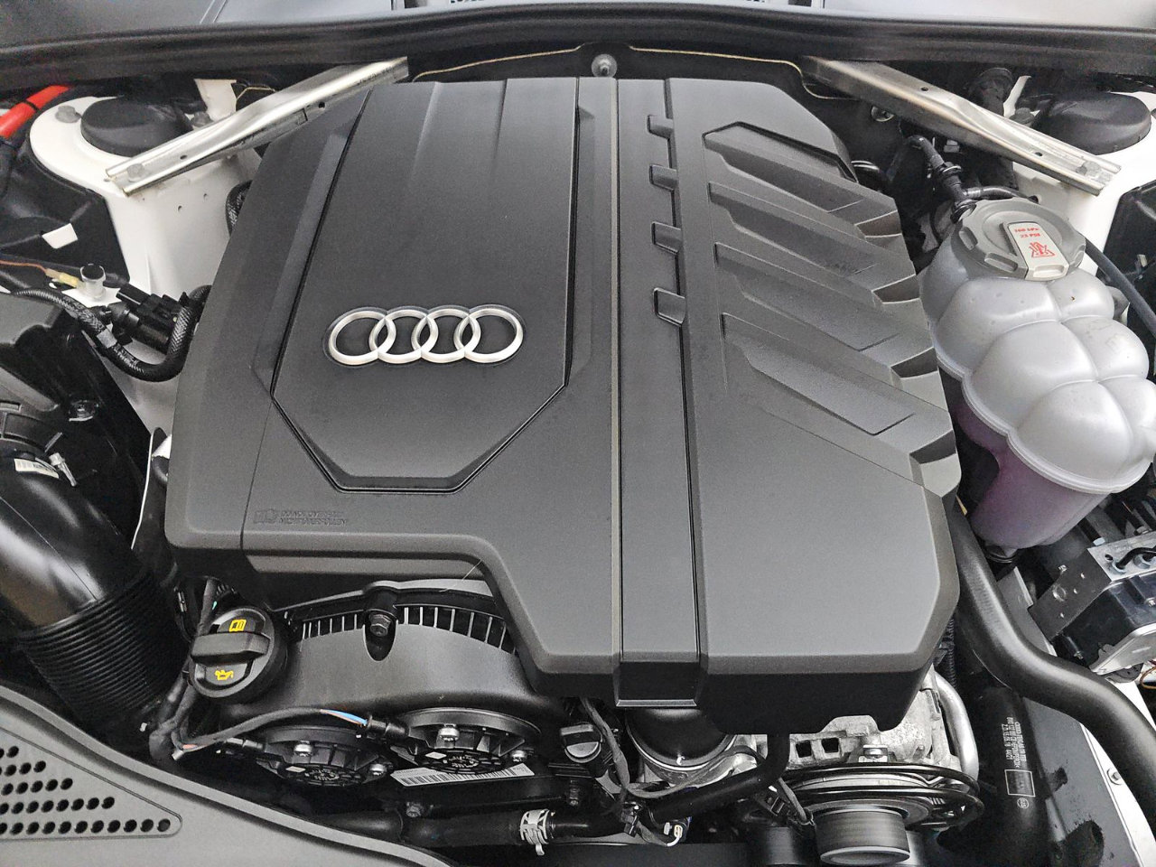 Used 2022 Audi A4 2.0T Premium image 14