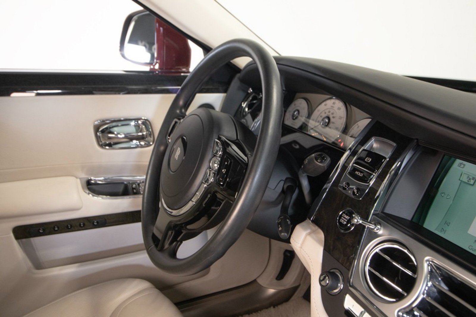 Used 2015 Rolls-Royce Ghost Extended Wheelbase image 71