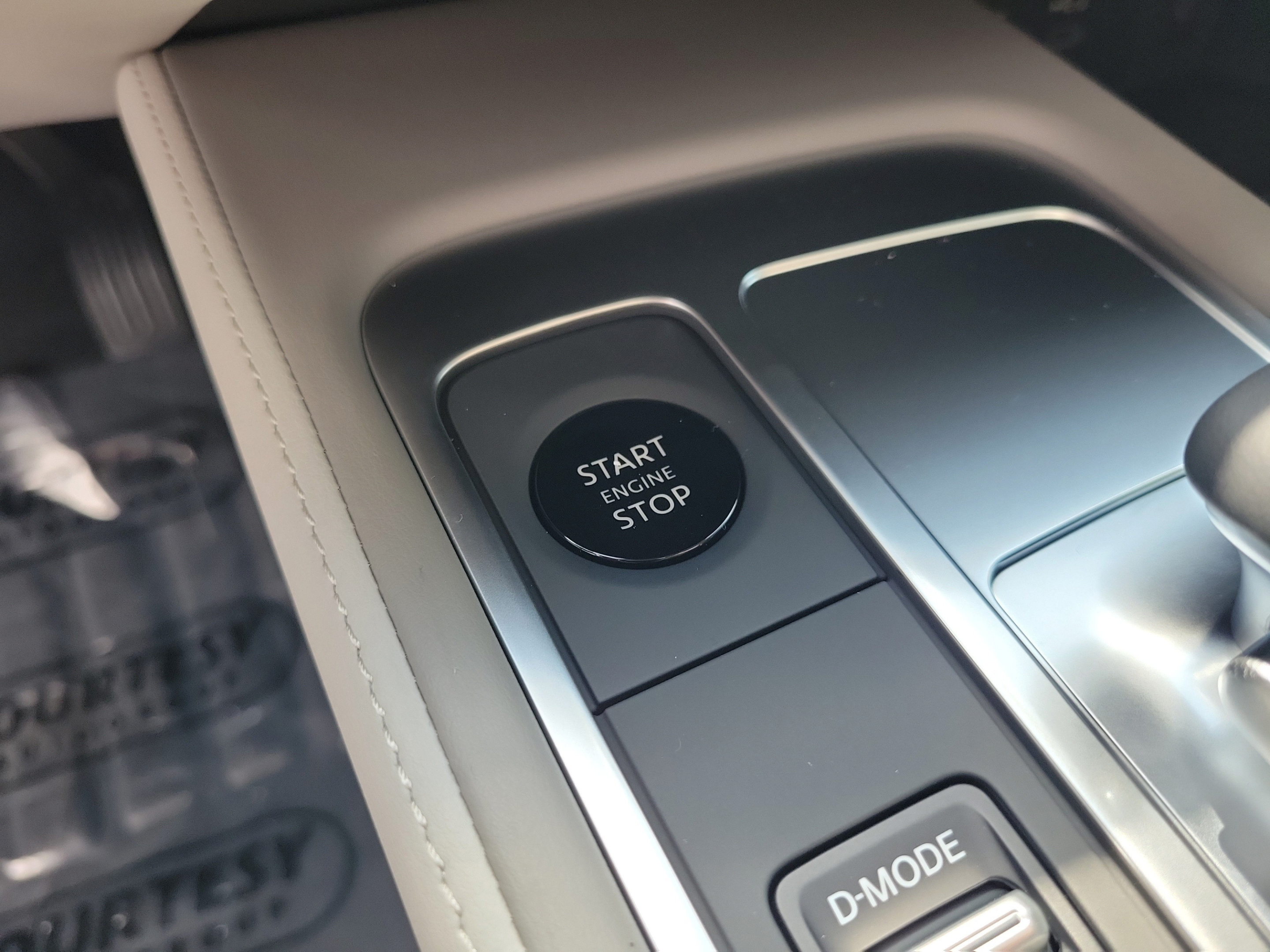 New 2027 INFINITI QX60 Luxe FWD image 19