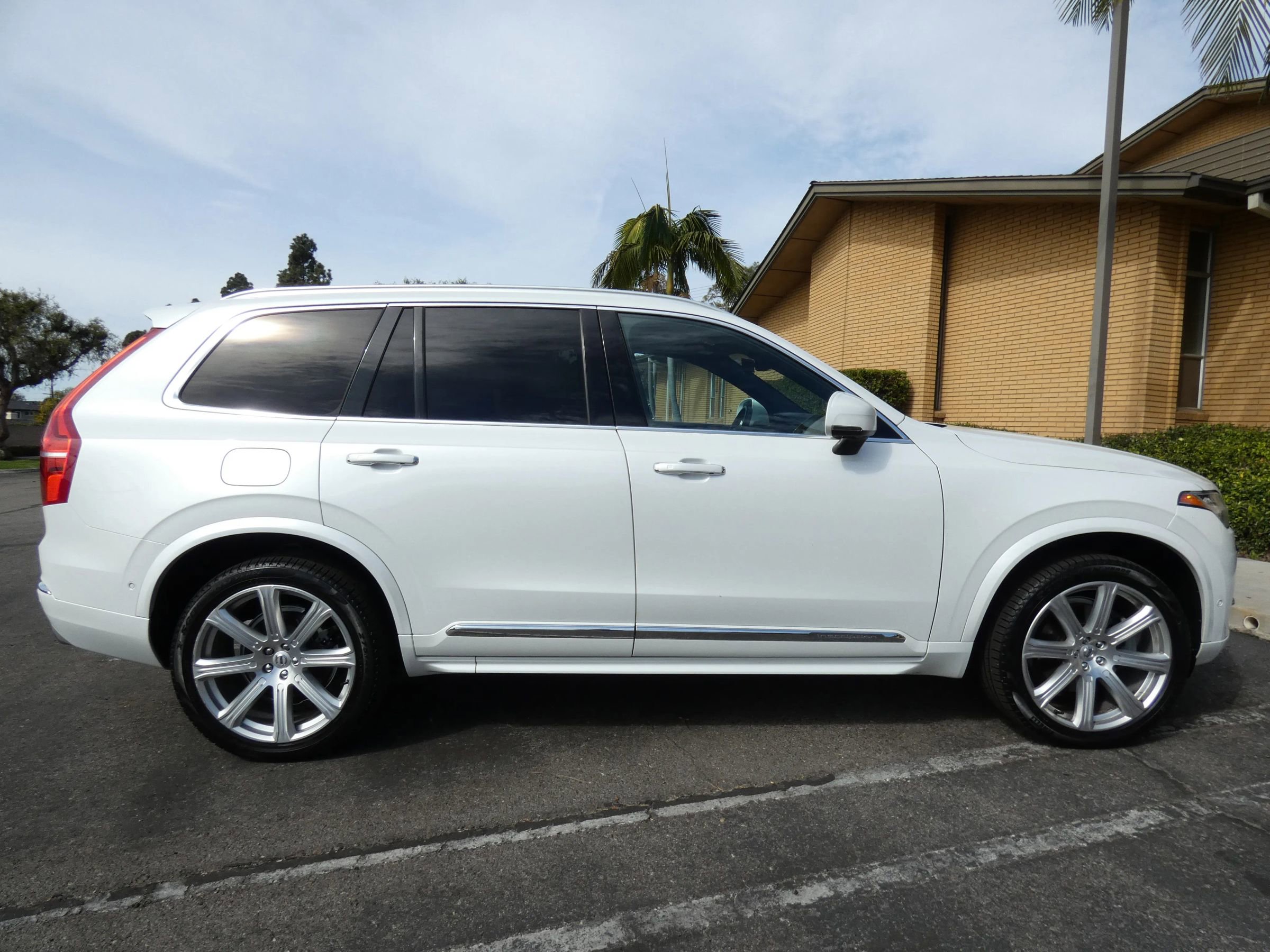 Used 2017 Volvo XC90 T6 Inscription w/ Vision Package image 7
