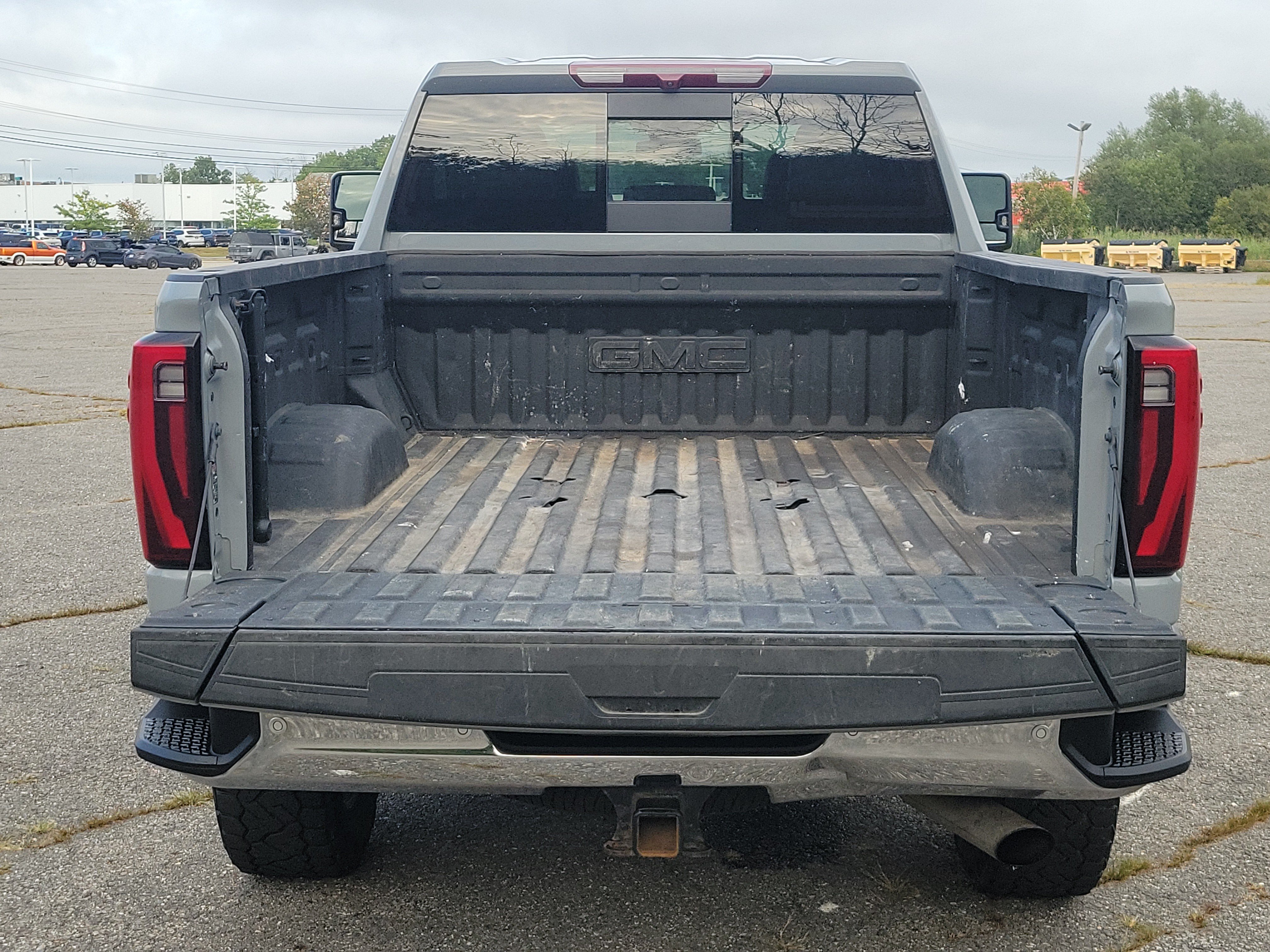 Used 2024 GMC Sierra 2500 SLT w/ SLT Premium Package AWD/4WD image 17