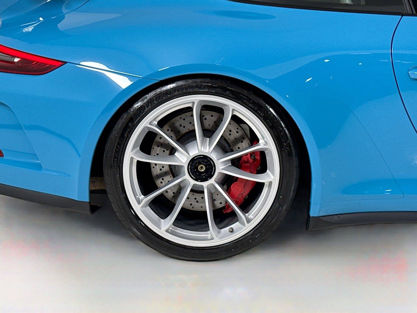 Used 2018 Porsche 911 GT3 w/ Sport Chrono Package RWD image 36