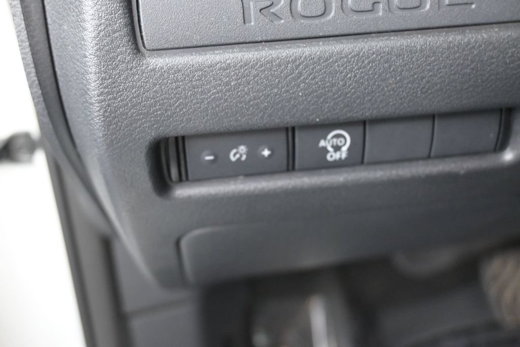 Used 2024 Nissan Rogue S FWD image 24