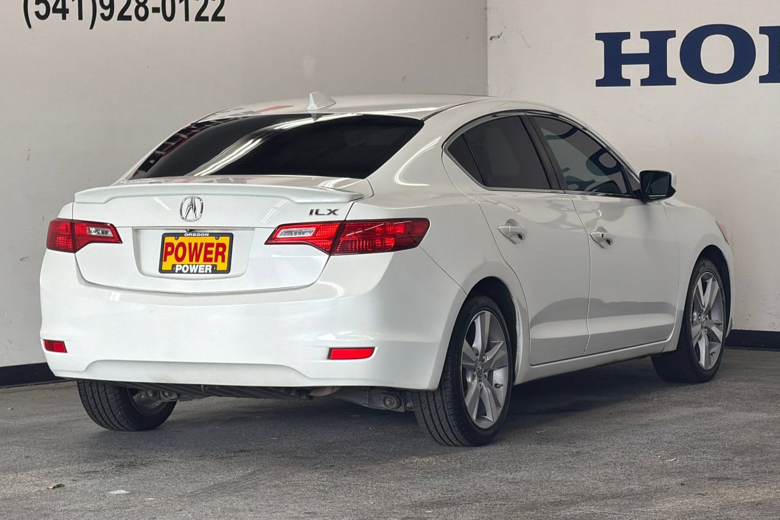 Used 2015 Acura ILX w/ Technology Package FWD image 3