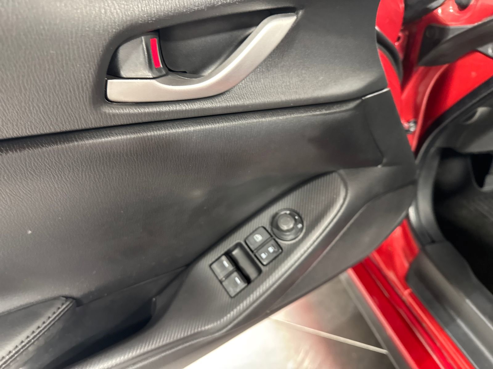Used 2017 MAZDA MX-5 Miata Sport RWD image 14