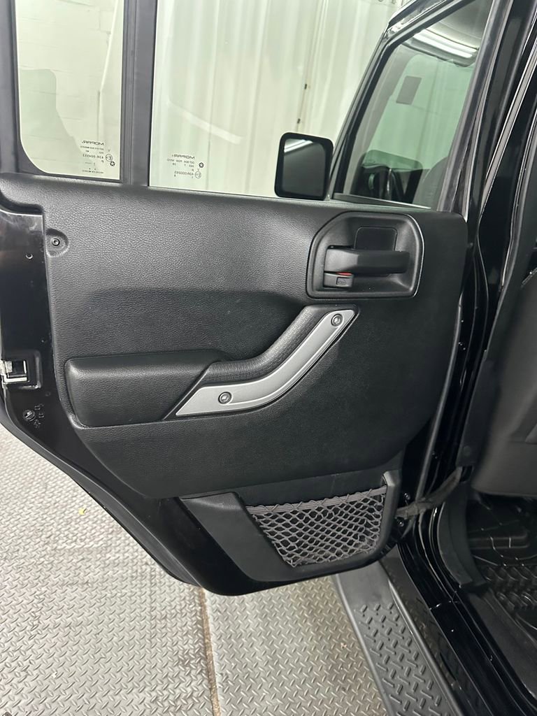 Used 2017 Jeep Wrangler Unlimited Sahara w/ Connectivity Group image 26