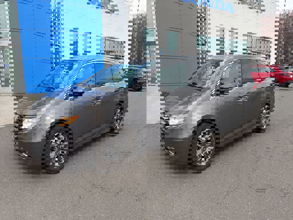 Used 2014 Honda Odyssey Touring image 3
