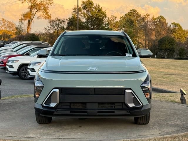 Used 2025 Hyundai Kona SEL image 2