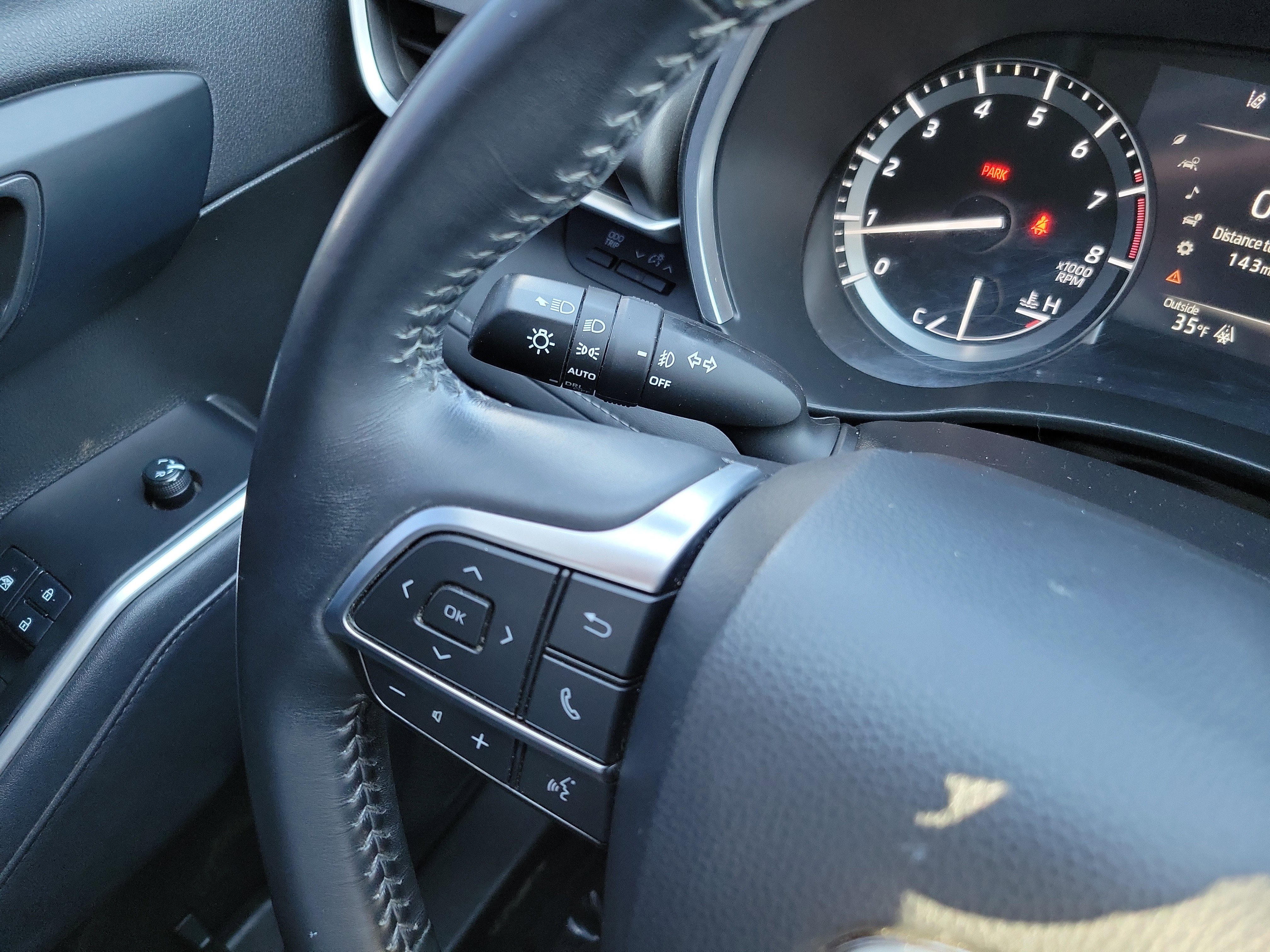 Used 2021 Toyota Highlander XLE image 27