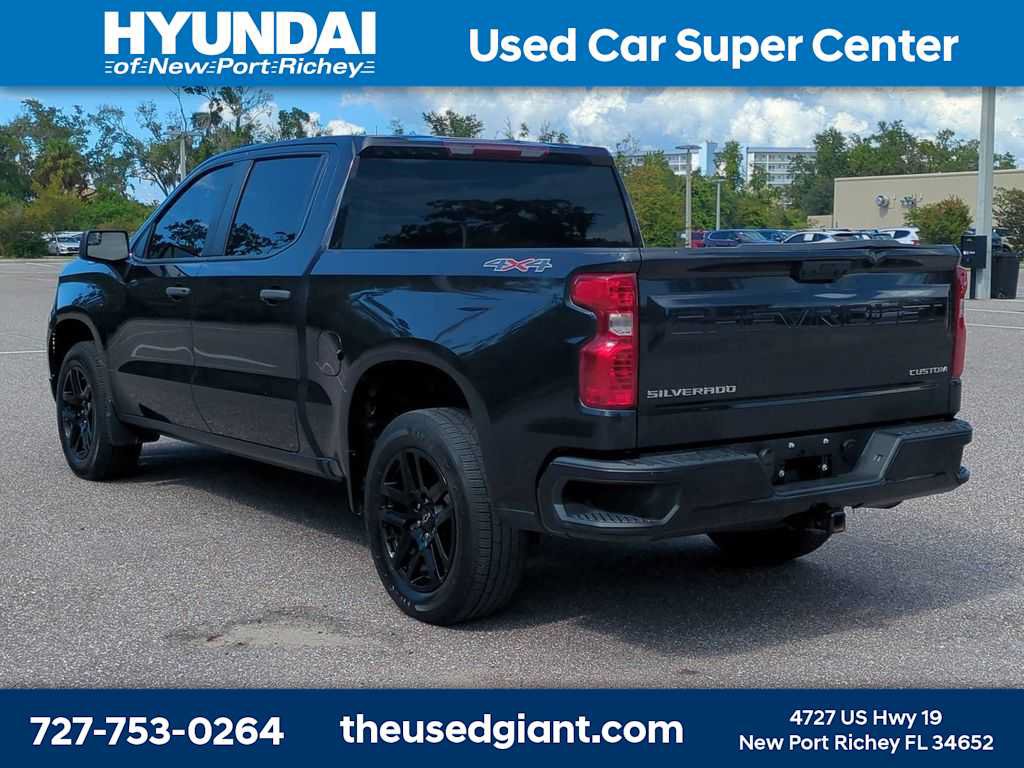 Used 2022 Chevrolet Silverado 1500 Custom AWD/4WD image 3
