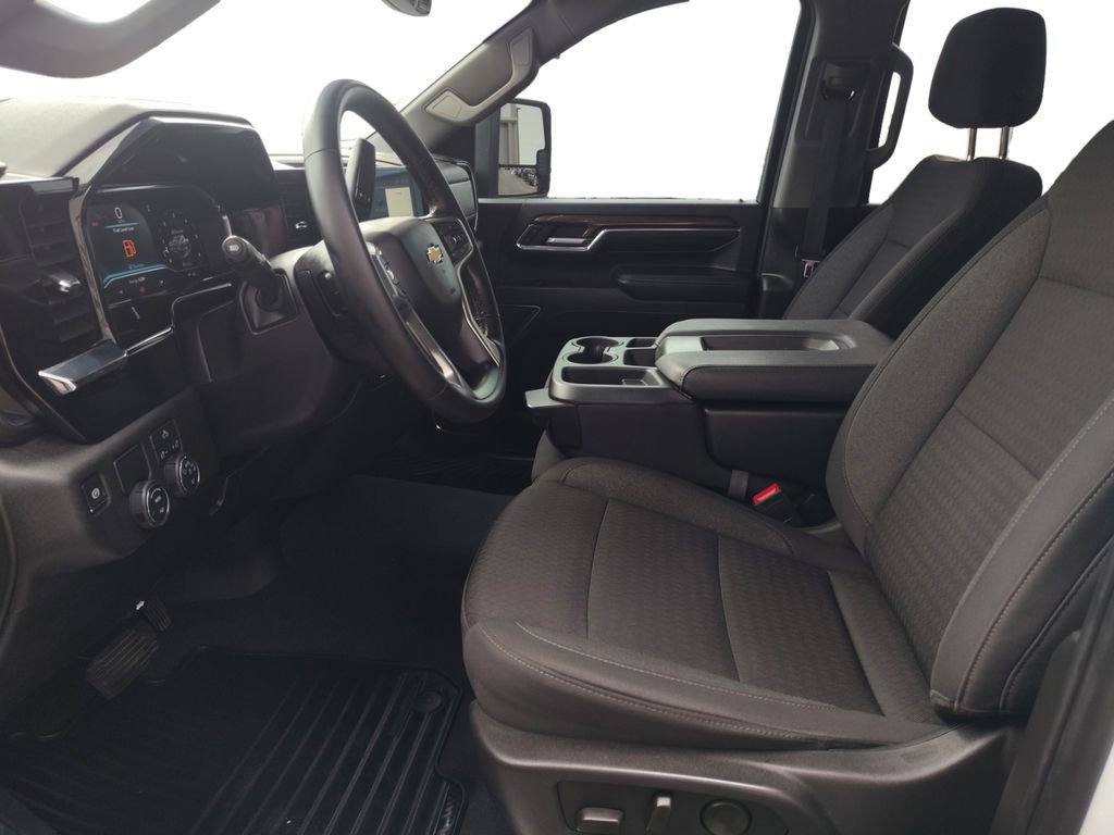 Used 2024 Chevrolet Silverado 3500 LT w/ Convenience Package RWD image 19
