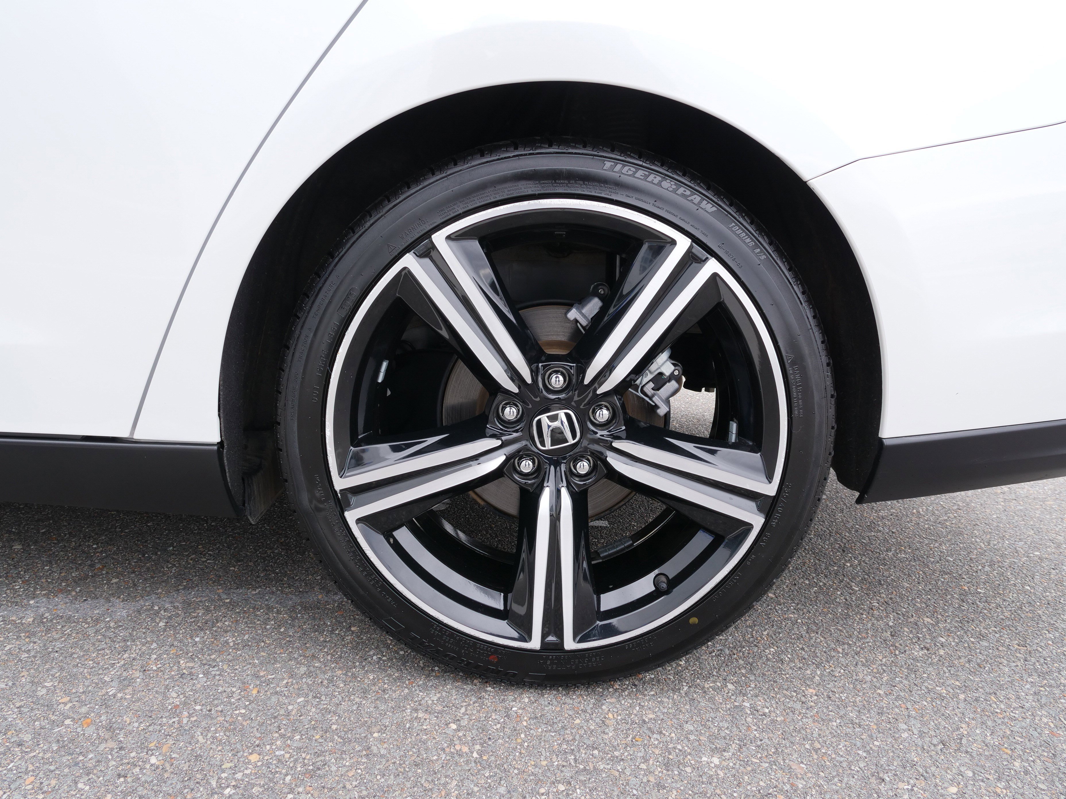 Used 2024 Honda Accord Sport image 12