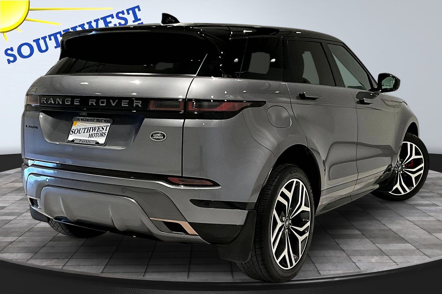Used 2023 Land Rover Range Rover Evoque R-Dynamic S AWD/4WD image 7