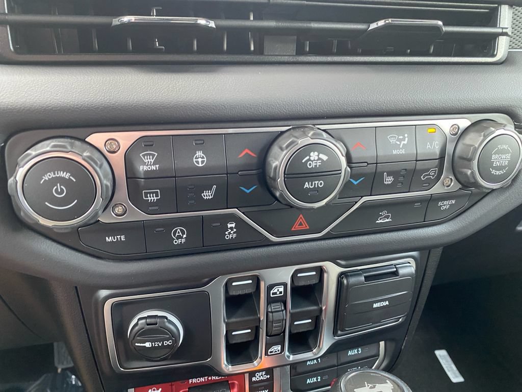 New 2026 Jeep Wrangler Unlimited Rubicon AWD/4WD image 28