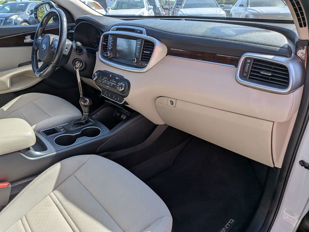 Used 2018 Kia Sorento LX image 29