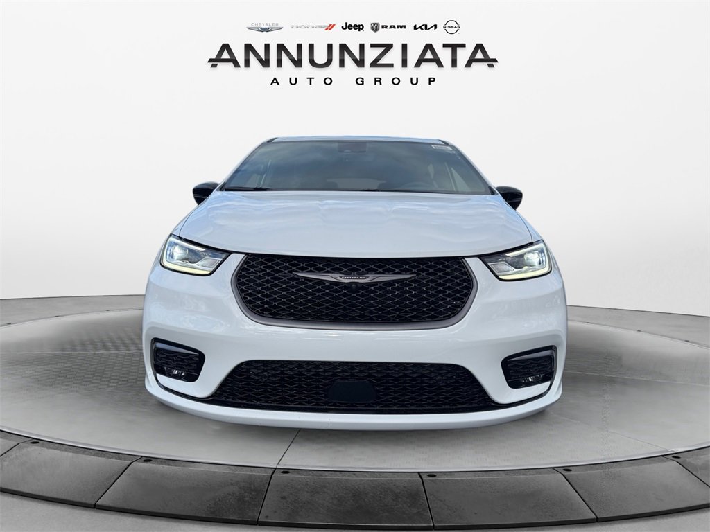 New 2026 Chrysler Pacifica Select image 8