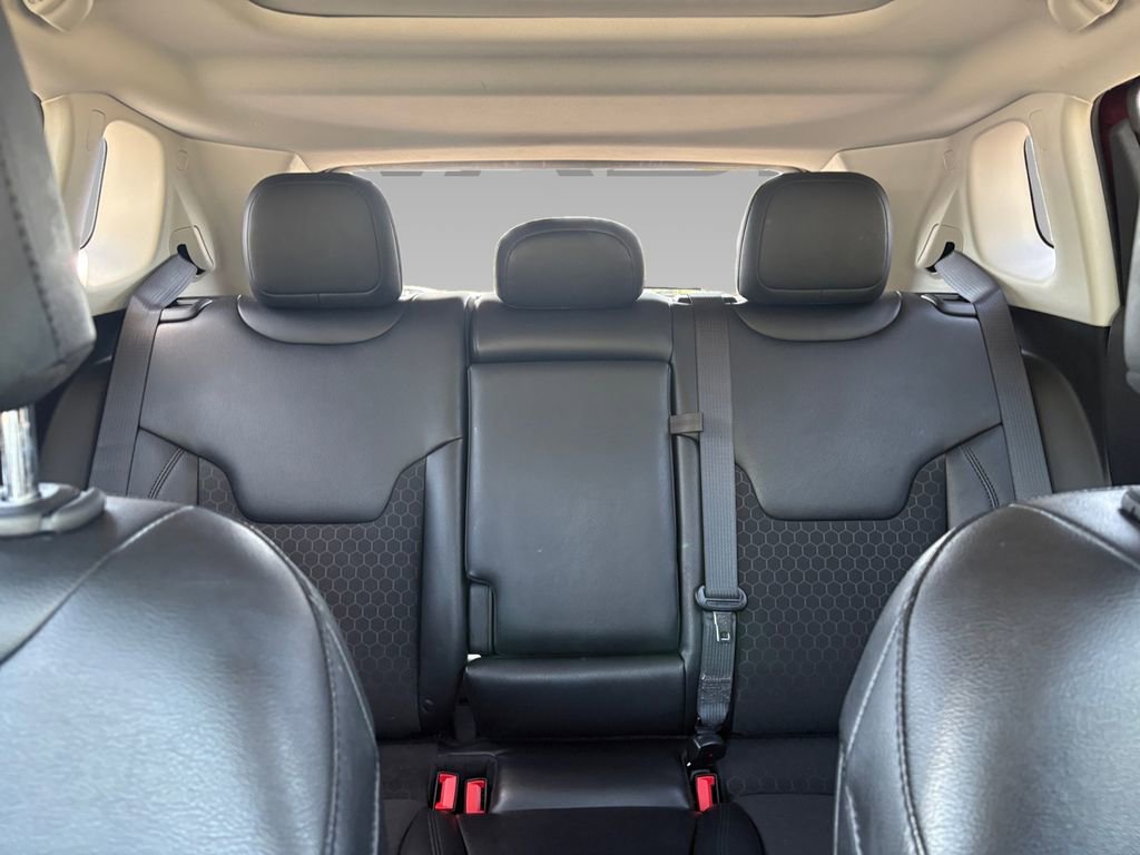 Used 2021 Jeep Compass Latitude w/ Sun and Sound Group image 2