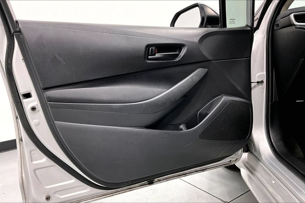 Used 2022 Toyota Corolla LE FWD image 21