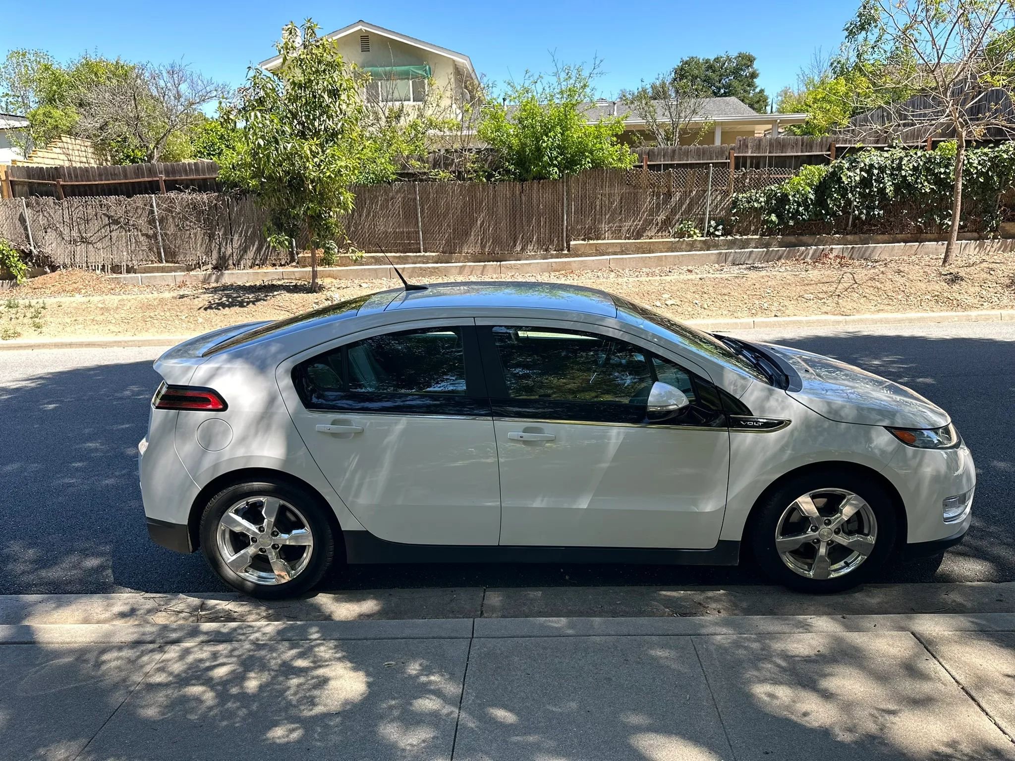 Used 2013 Chevrolet Volt Premium w/ Premium Trim Package FWD image 8