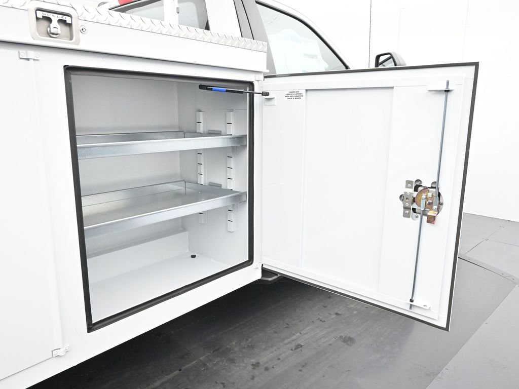 New 2025 Ford F450 XL w/ XL Chrome Package RWD image 24