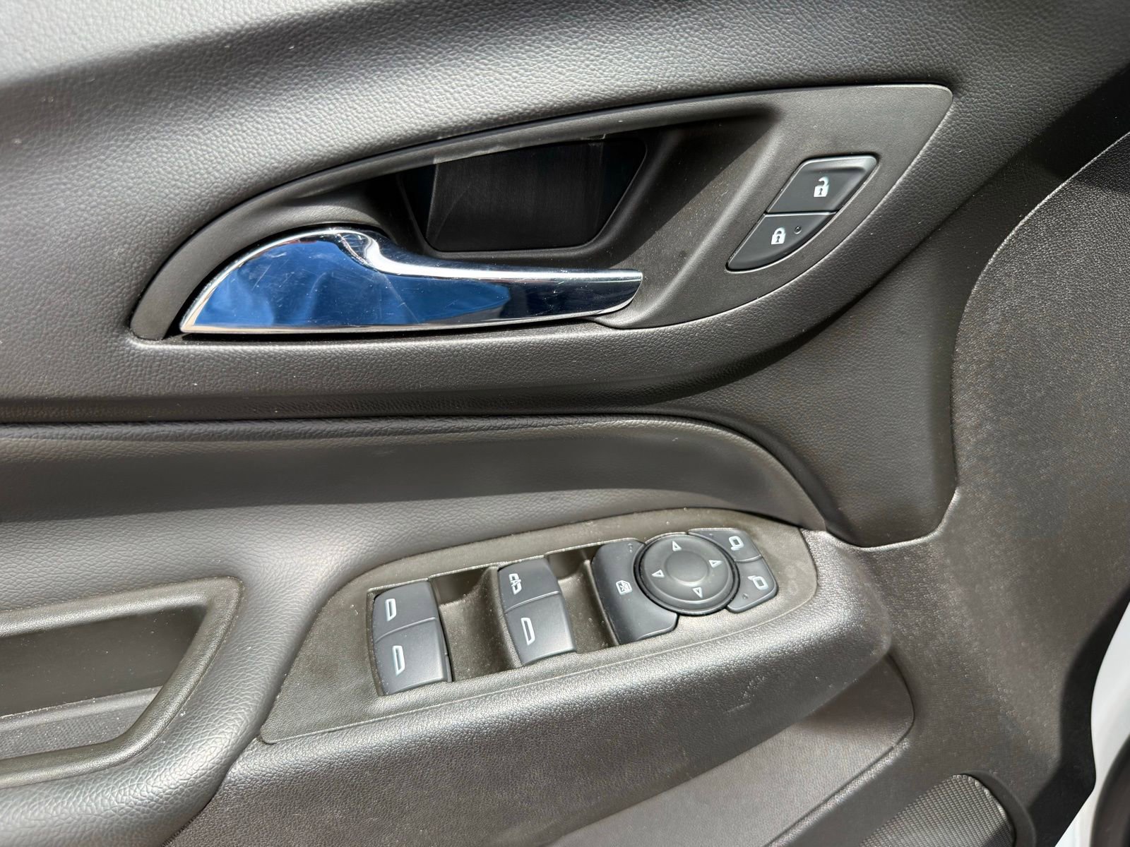 Used 2024 Chevrolet Equinox LT AWD/4WD image 11