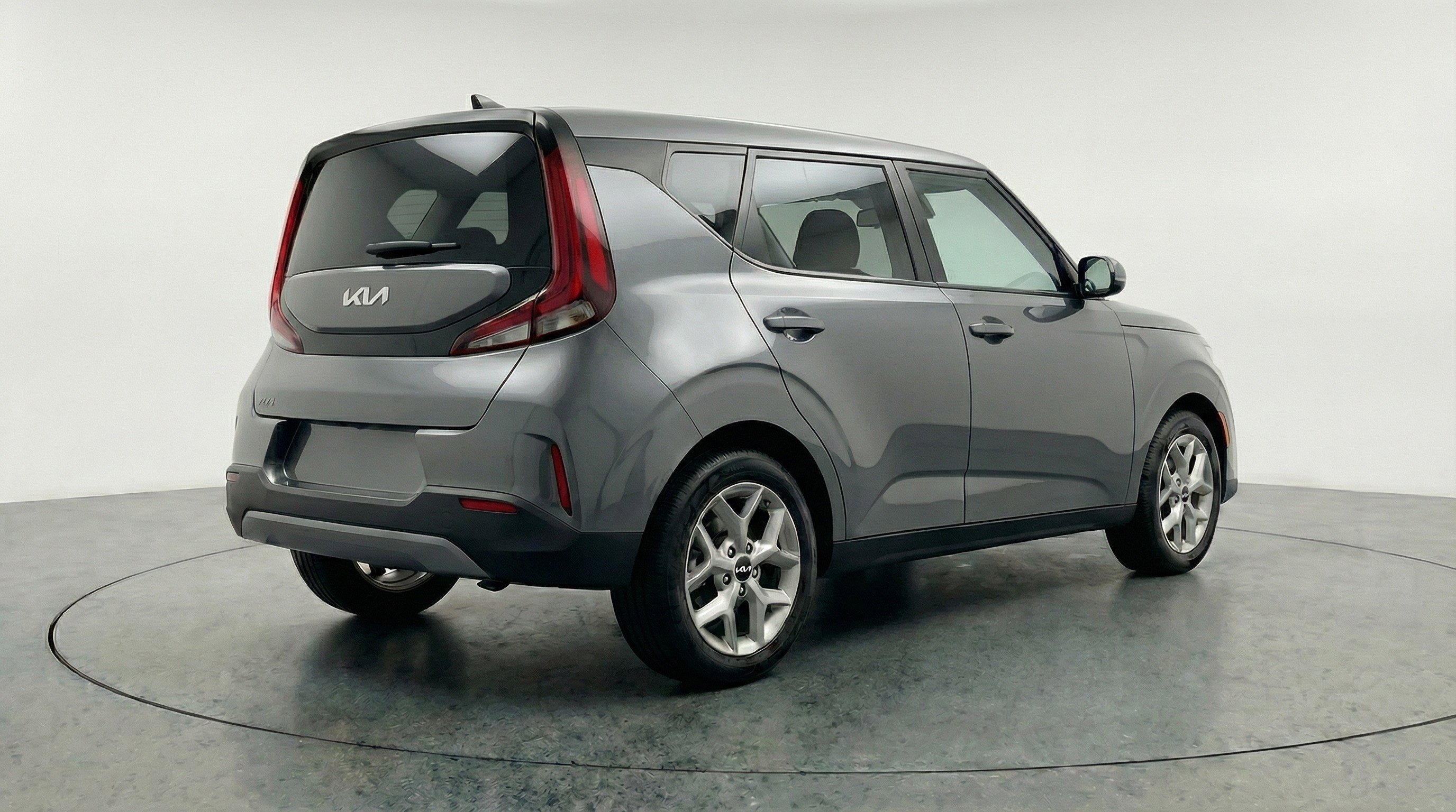 Used 2025 Kia Soul LX w/ LX Technology Package FWD image 9