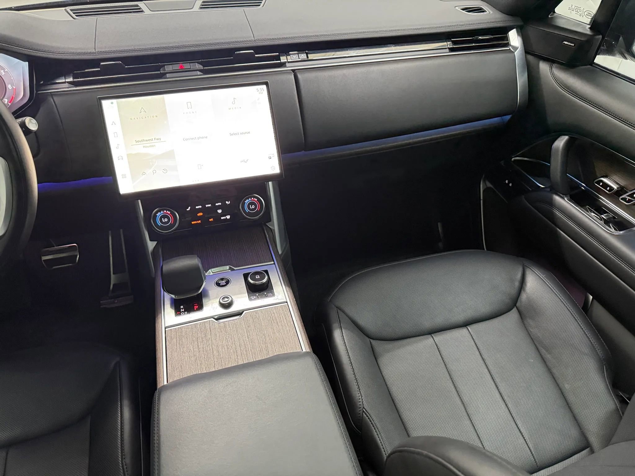 Used 2023 Land Rover Range Rover SE image 28