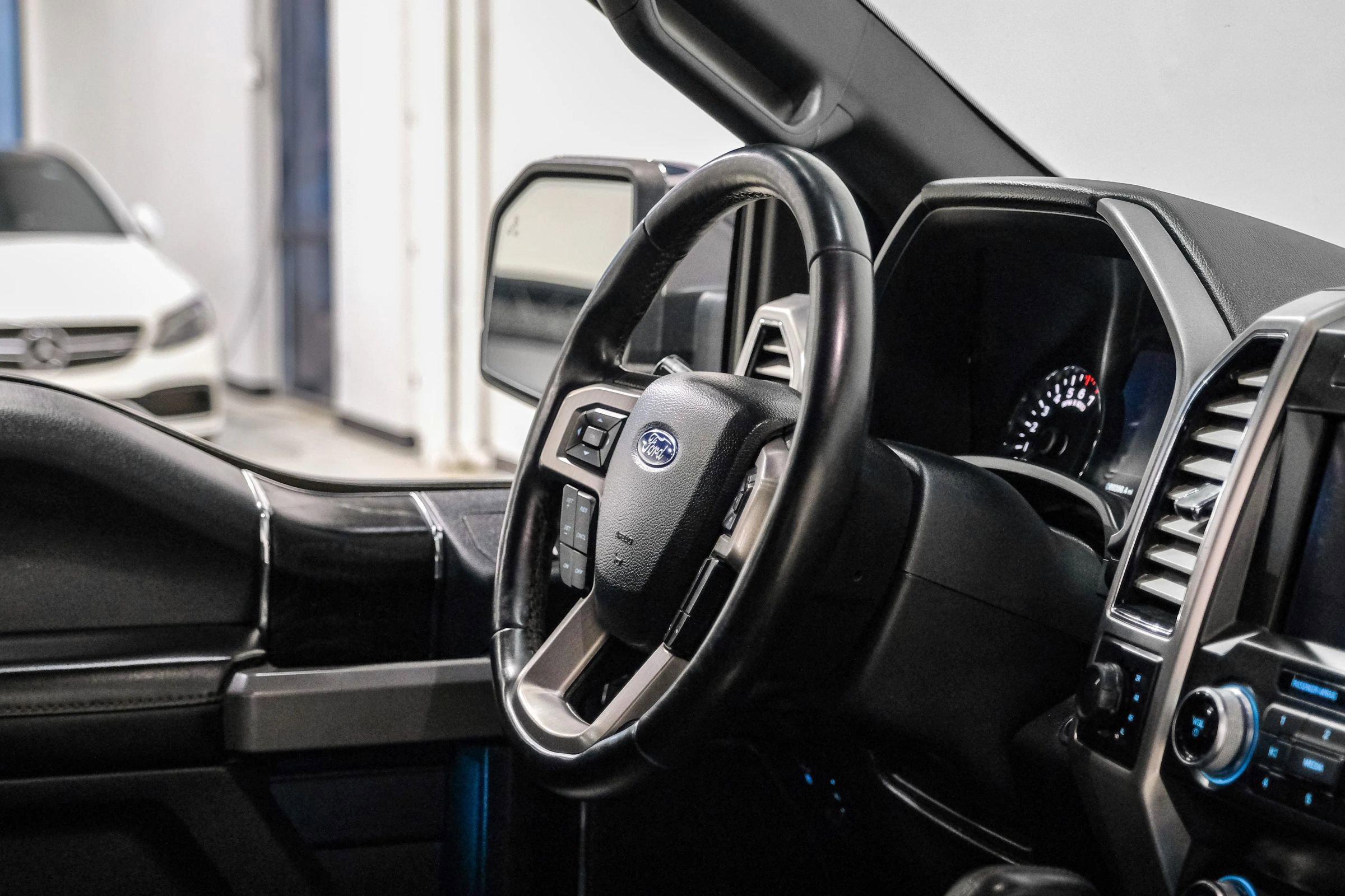Used 2020 Ford F150 Platinum image 15