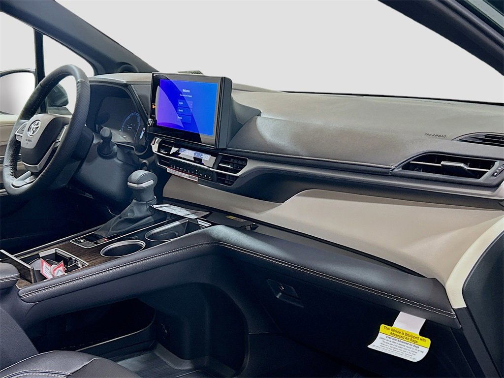 New 2026 Toyota Sienna Limited image 30