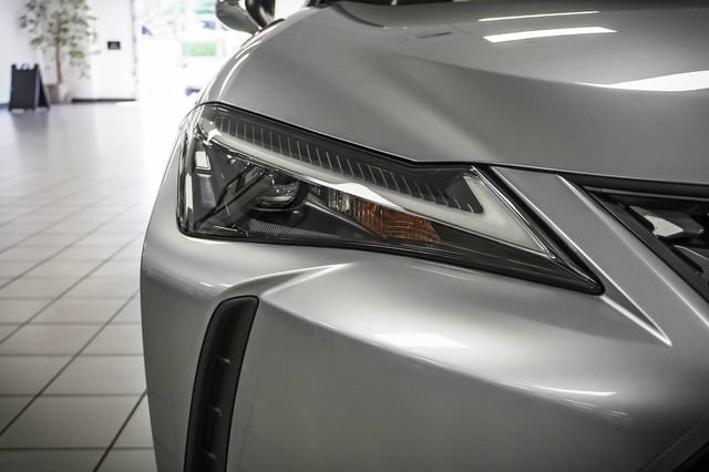 Certified 2025 Lexus UX 300h FWD w/ Accessory Package (Z2) image 27