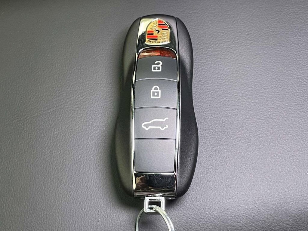 New 2026 Porsche Macan Turbo image 44