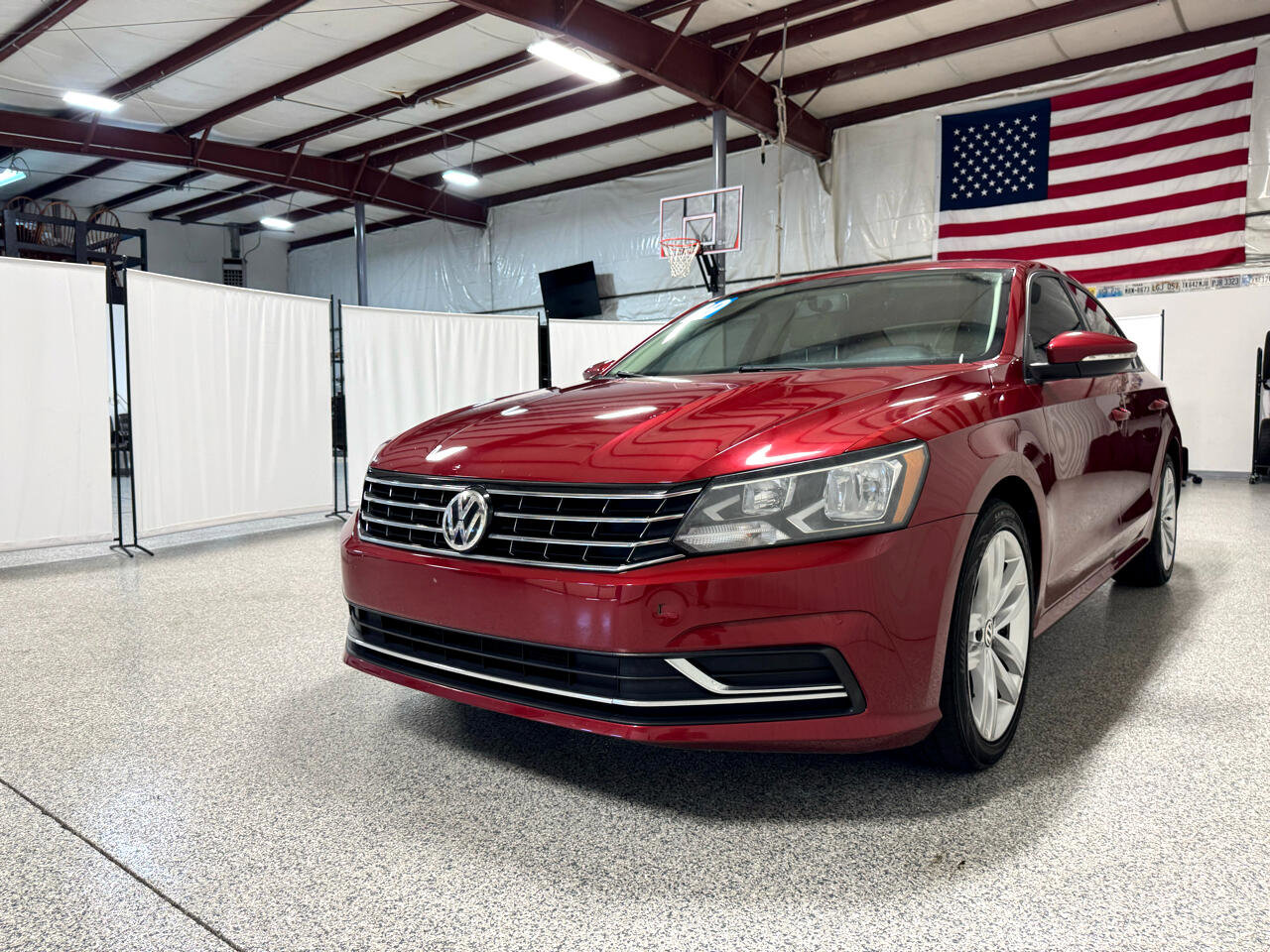Used 2019 Volkswagen Passat 2.0T Wolfsburg w/ Wheels & Sunroof Package image 2