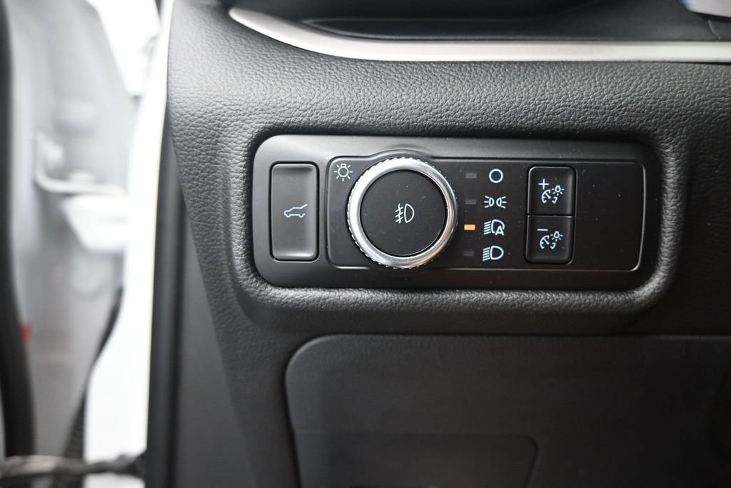 Used 2023 Ford Explorer XLT w/ Equipment Group 202A RWD image 32