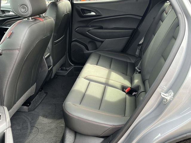 Used 2025 Chevrolet Trax RS FWD image 15