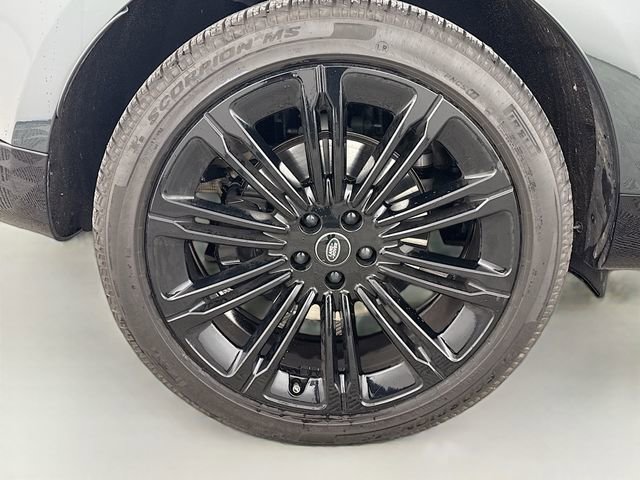 Used 2025 Land Rover Range Rover Long Wheelbase SE AWD/4WD image 33