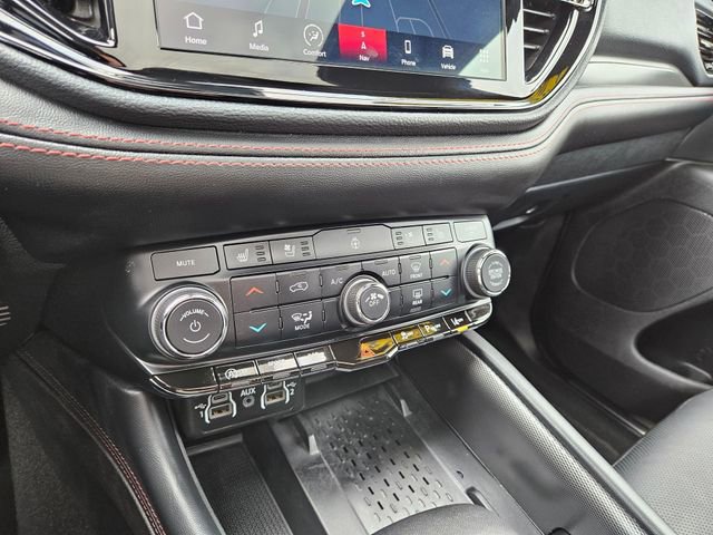 Used 2025 Dodge Durango GT AWD/4WD image 30