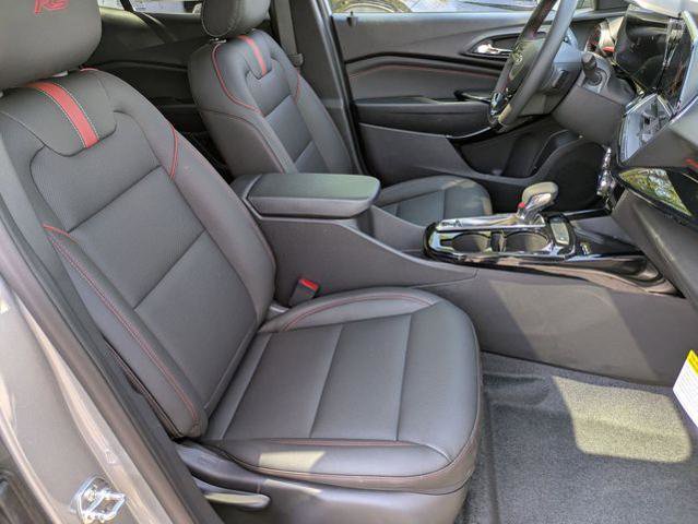 New 2026 Chevrolet Trax RS w/ Sunroof Package FWD image 29