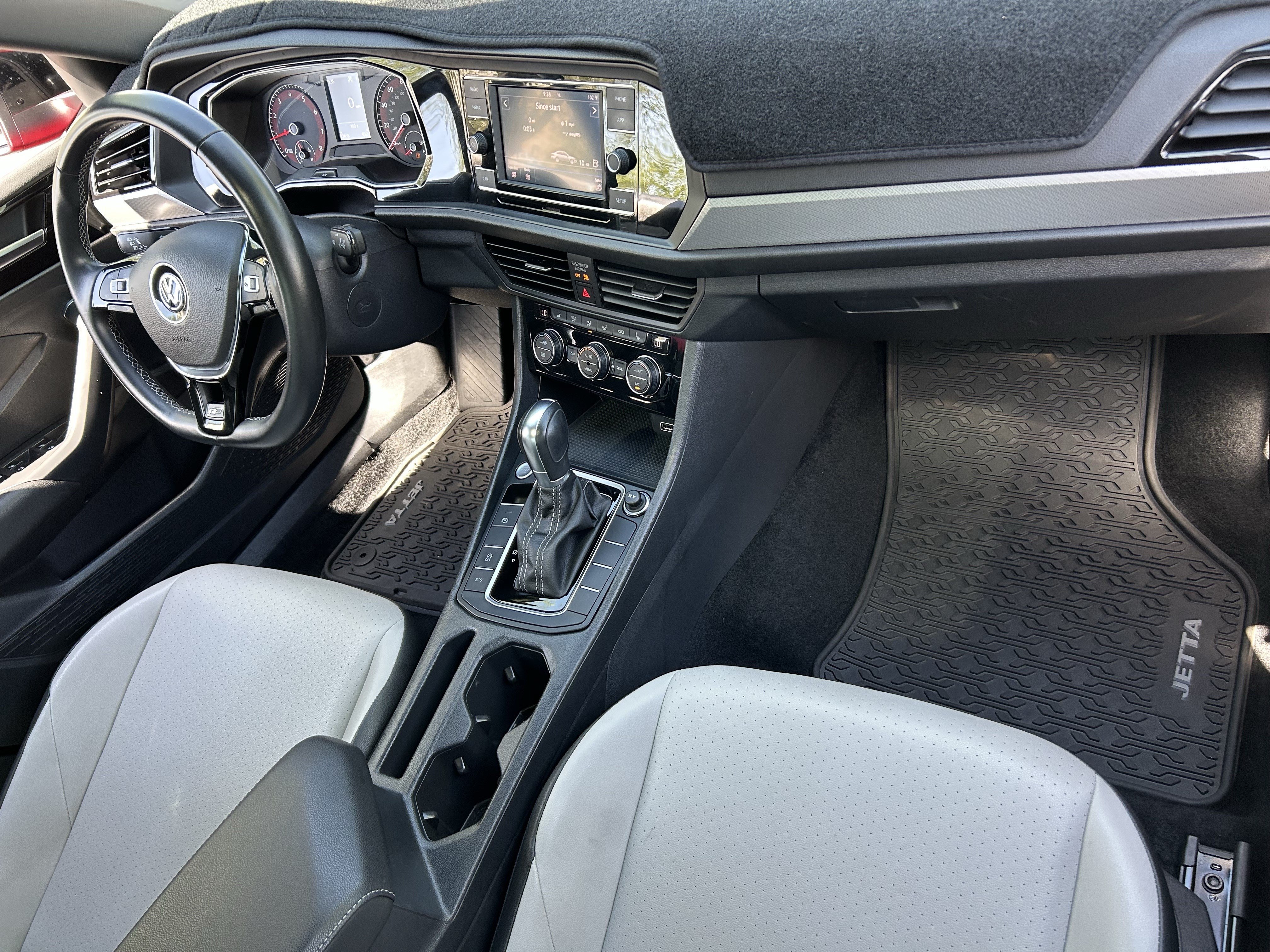 Used 2019 Volkswagen Jetta R-Line FWD image 10