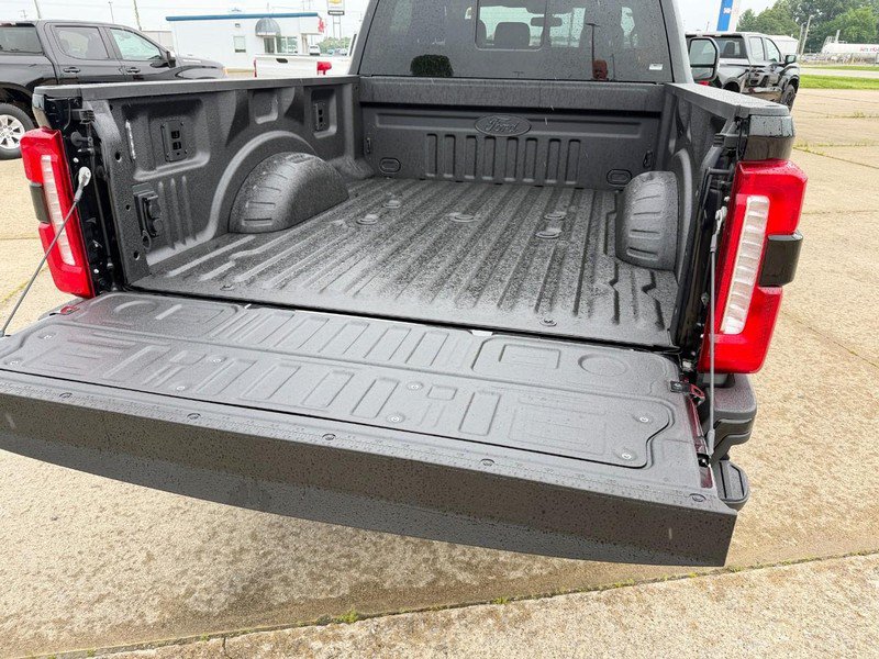 New 2026 Ford F350 Lariat w/ Black Appearance Package AWD/4WD image 5