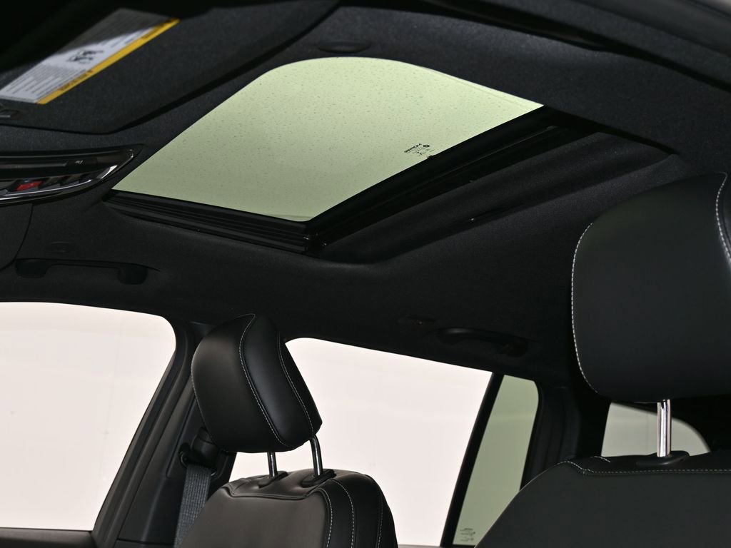 New 2025 Jeep Grand Cherokee Altitude image 11