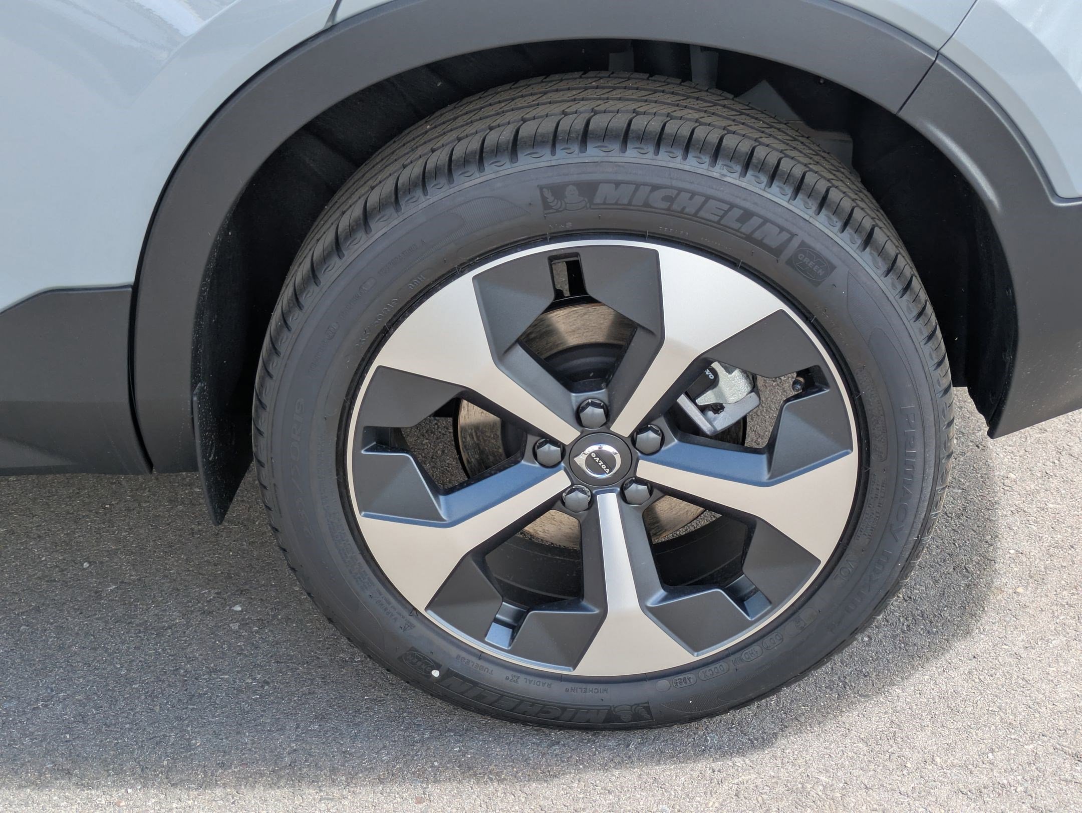 New 2026 Volvo XC40 B5 Plus w/ Protection Package Premier image 16