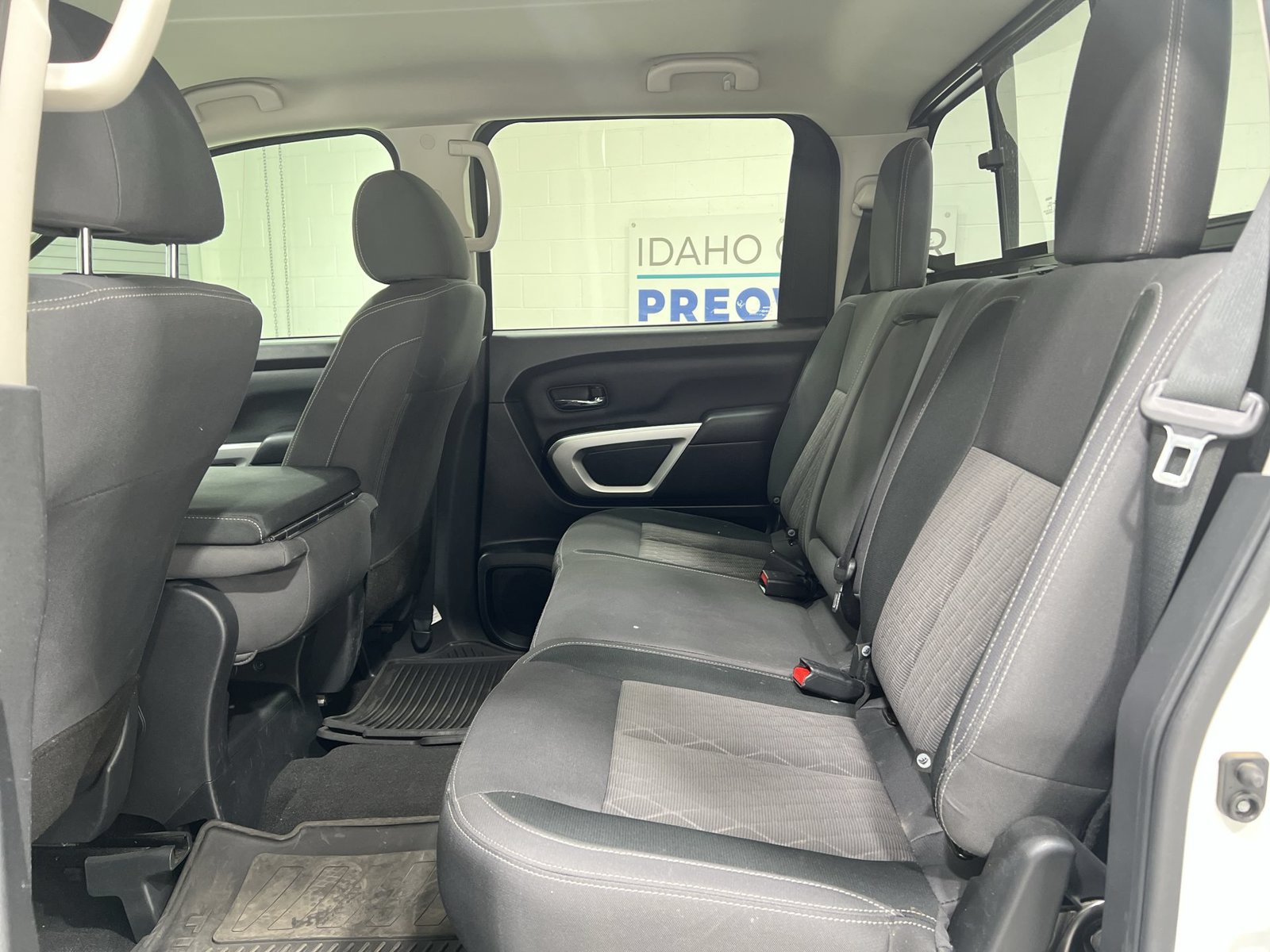 Used 2024 Nissan Titan SV AWD/4WD image 21