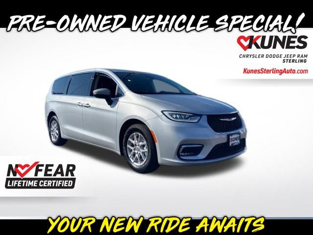 Used 2023 Chrysler Pacifica Touring-L