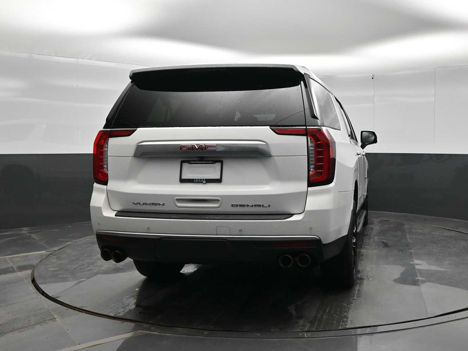 Used 2022 GMC Yukon XL Denali AWD/4WD image 6