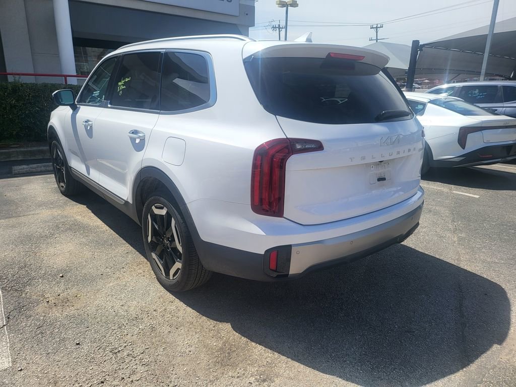 Used 2025 Kia Telluride S image 9