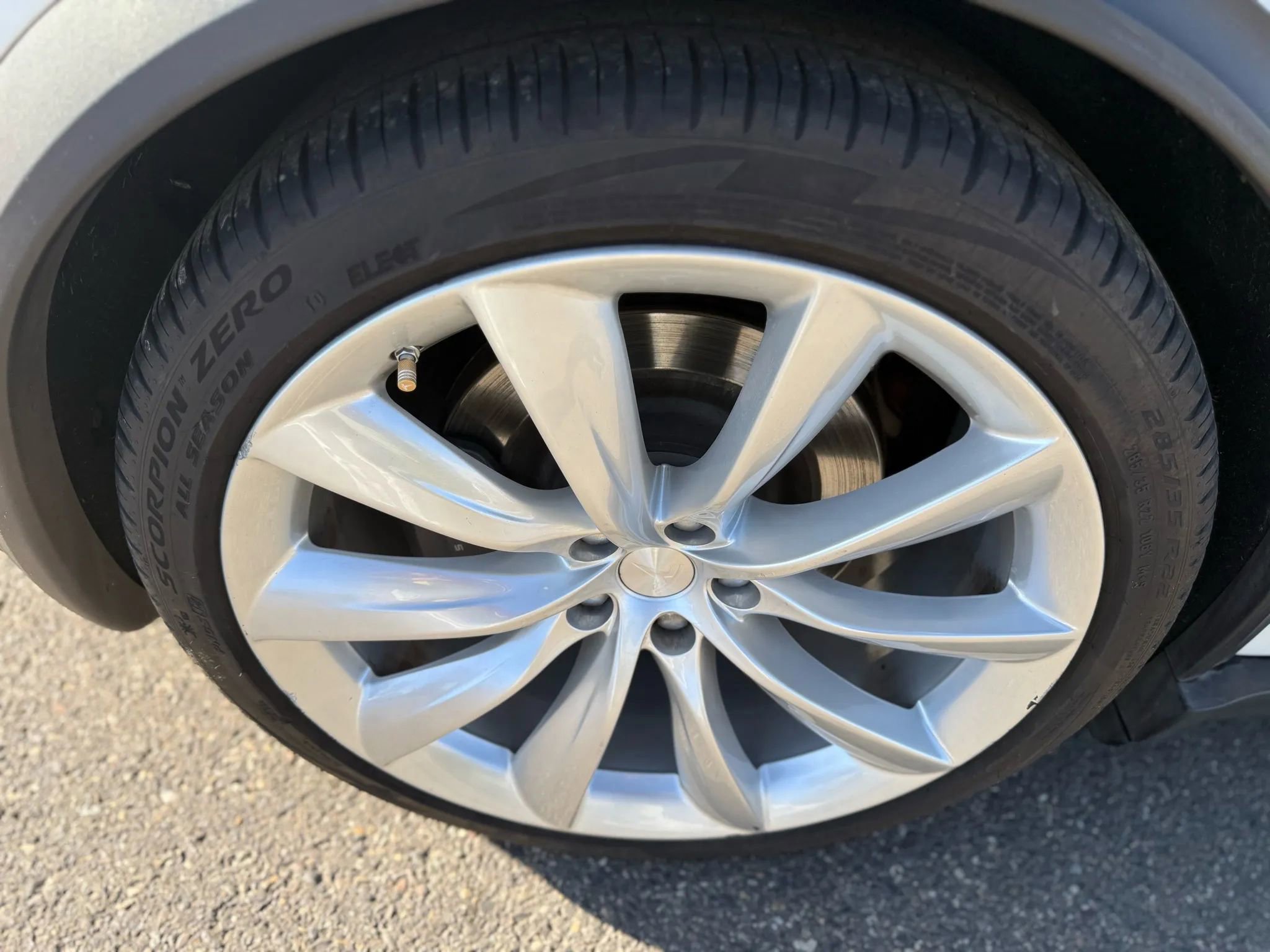 Used 2017 Tesla Model X 75D image 35