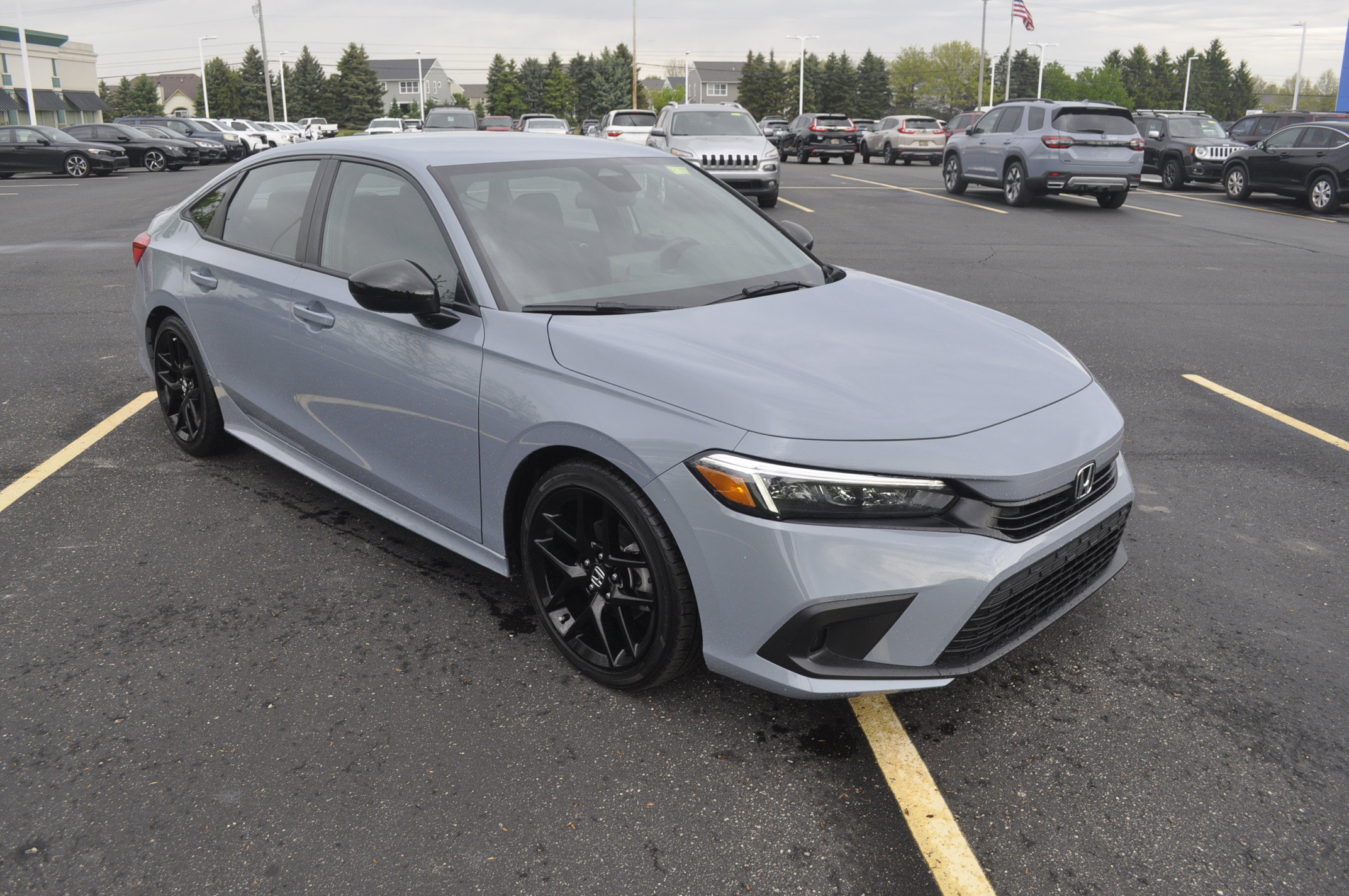 Used 2023 Honda Civic Sport image 1