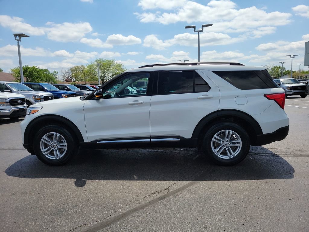 Certified 2023 Ford Explorer XLT w/ Equipment Group 202A AWD/4WD image 7